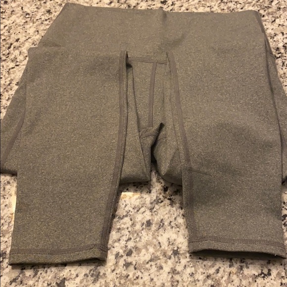 High-Waisted PowerHold® 7/8 - Picture 4 of 6